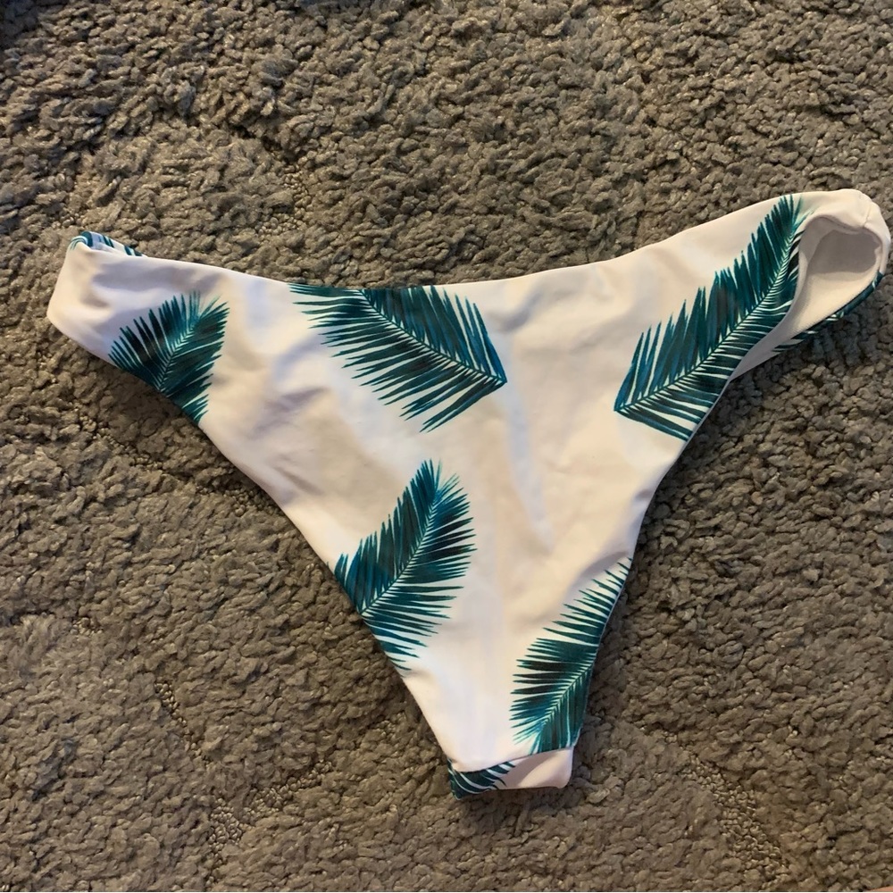 Bikini Set - Picture 4 of 6